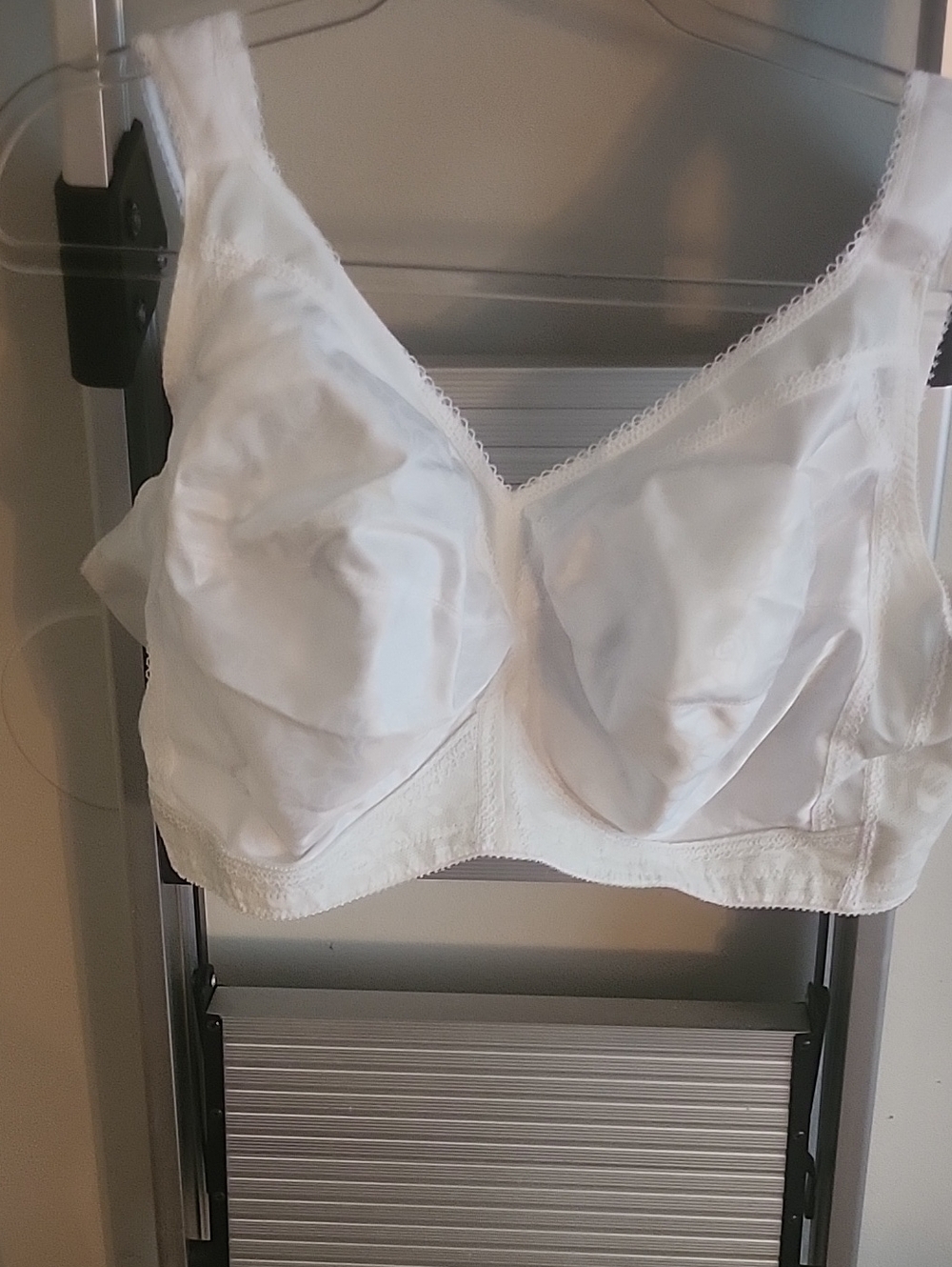 Playtex White Full-Coverage Support Bra